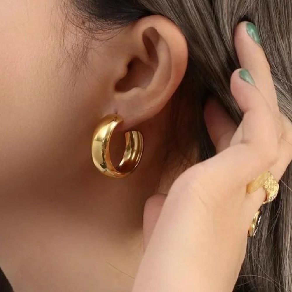 NEW 18K GOLD CHUNKY ICE HOOP EARRINGS - Picture 2 of 6